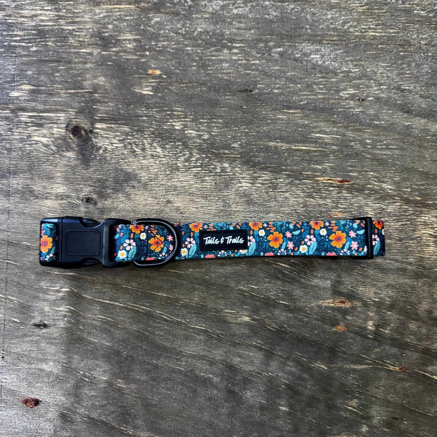 Floral Trail Collar